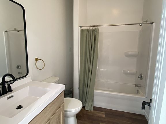 4th image of 308 Windsor St #17663951