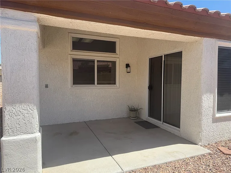 9909 Bundella Dr — Photo 44