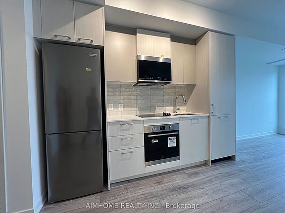 5th image of 10 Oak St #1302