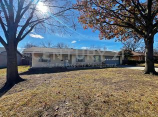 725 Danish Dr, Grand Prairie, TX 75050