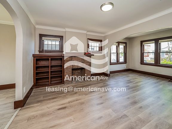 1385520_003_living_room_13735375.jpg