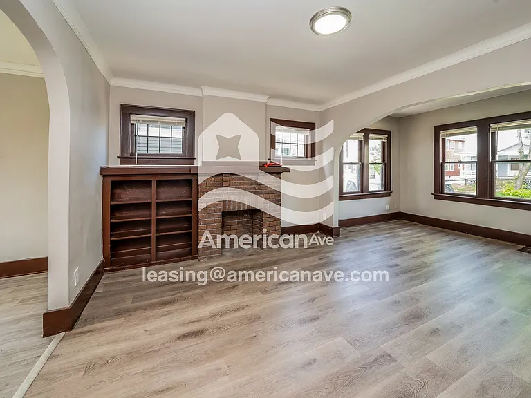 1385520_003_living_room_13735375.jpg