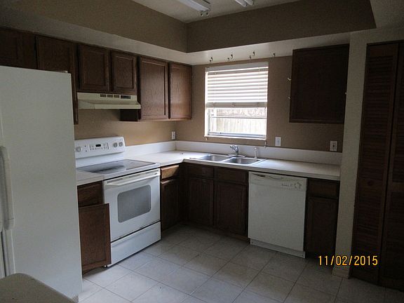 4th image of 1038 McCully Ct