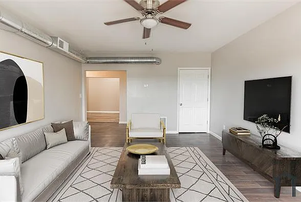 1 bed, 1000 sqft, $1,275 — Photo 2