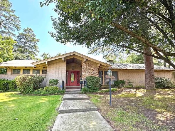 1315 Holloway Dr, Texarkana, TX 75503