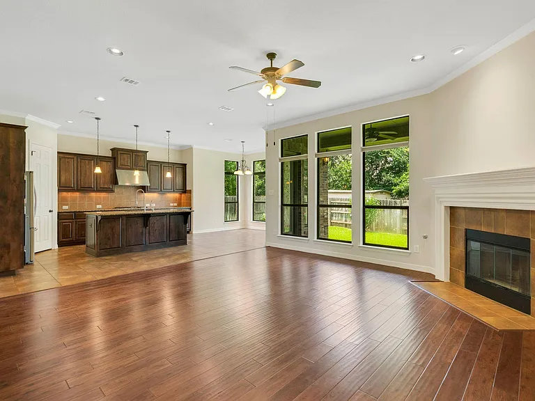 208 Angus Dr — Photo 7