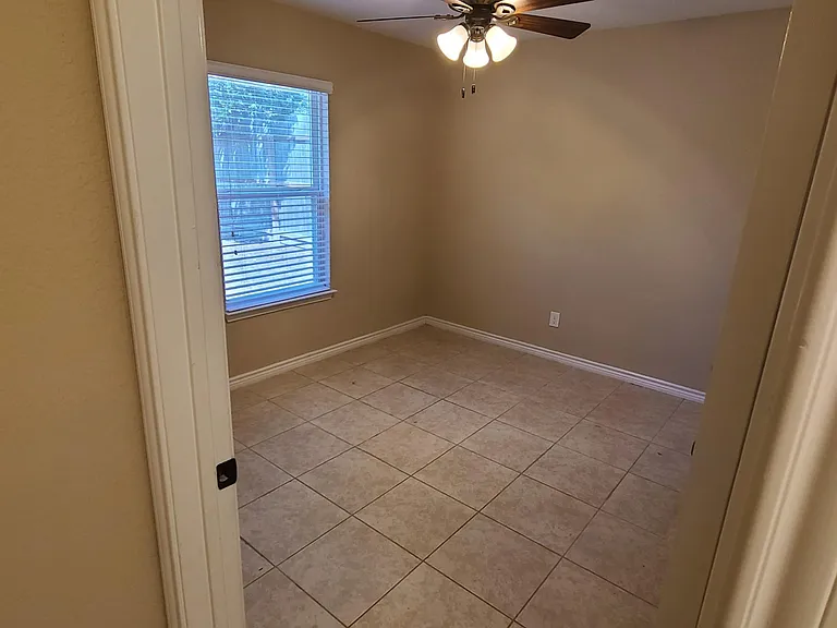 1235 Green Hill Dr — Photo 7