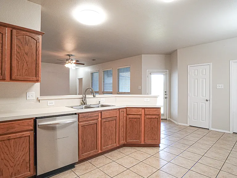 2161 Teagle Dr — Photo 11
