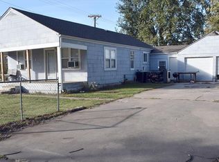 100 Hollywood Blvd, Belton, MO 64012