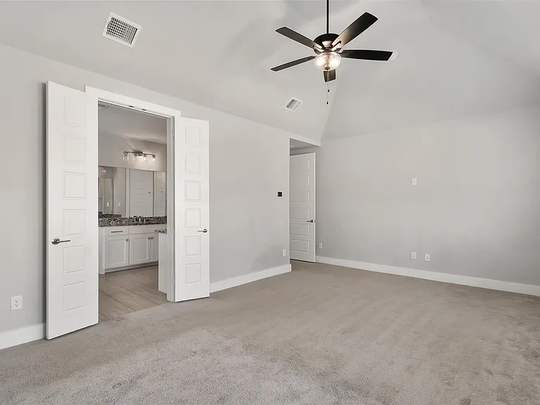584 Meandering Ln — Photo 11