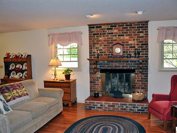 5th image of 215 Wedgewood Dr