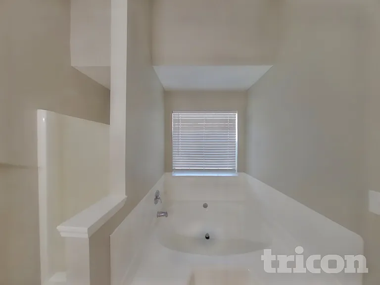 1411 Pebble Ridge Ln — Photo 13