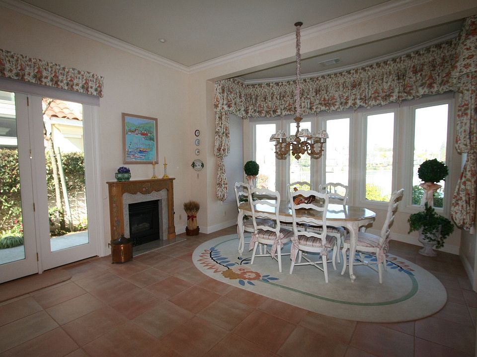 2nd image of 2511 W Lake Van Ness Cir