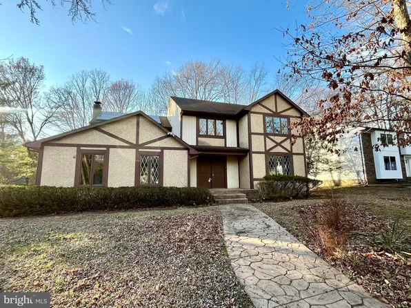 35 E Red Oak Dr, Voorhees, NJ 08043