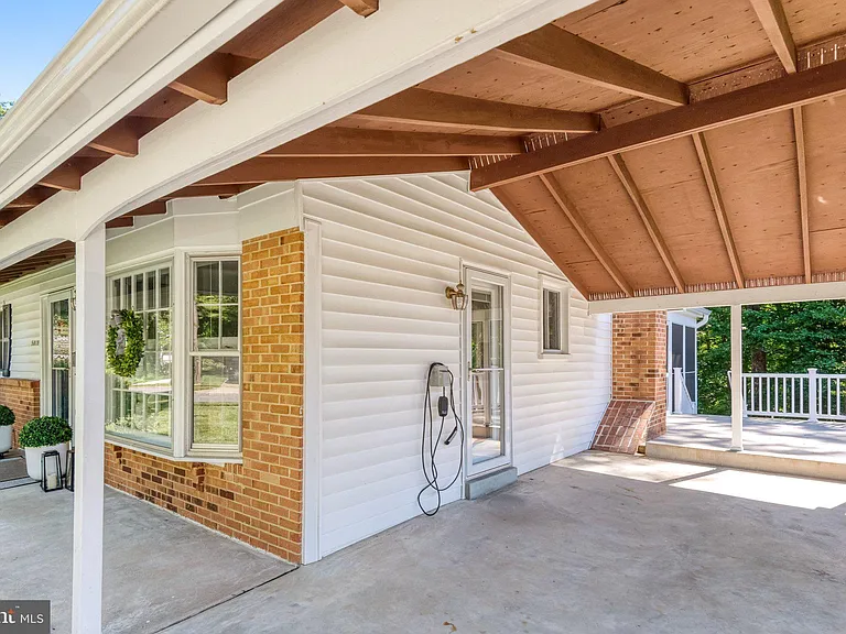 5019 Fleming Dr — Photo 36