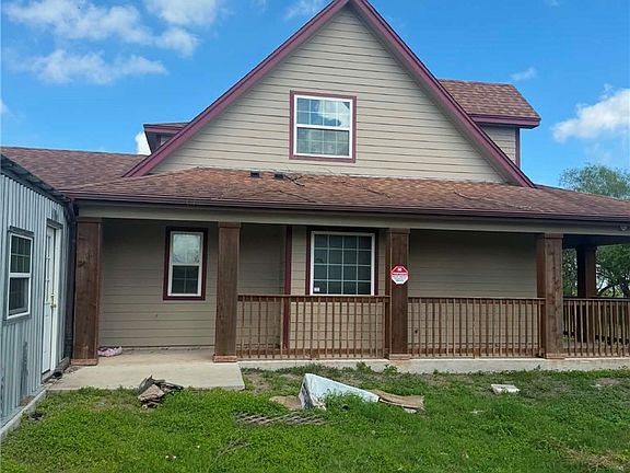 2nd image of 726 N Avenue B