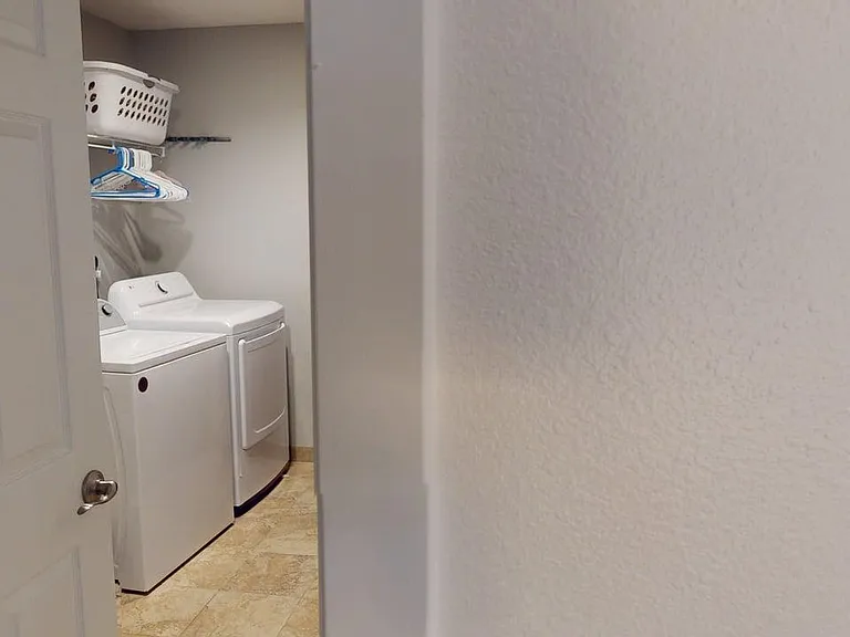 Full size laundry room