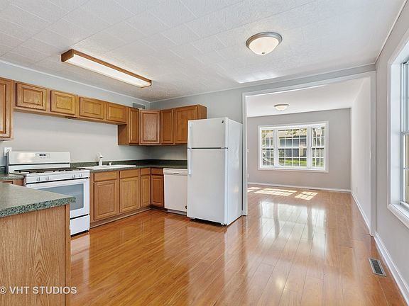5th image of 216 Cypress Dr