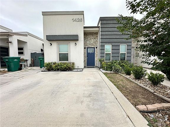 2nd image of 1426 New Orleans Cir