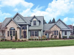 21756 Gatehouse Ln, Rocky River, OH 44116