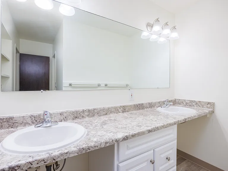 The Forum Apartments — Photo 16