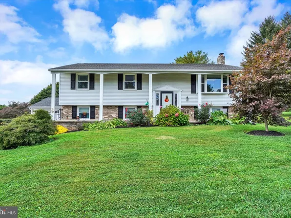 35 Independence Dr, New Freedom, PA 17349