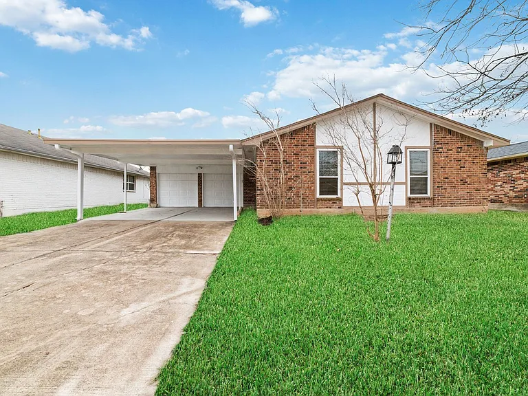 11610 Grapewood Dr — Photo 1