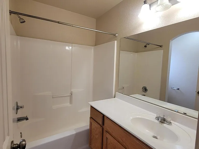 14211 Otter Point Dr — Photo 38