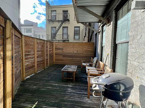 3rd image of 72 Willoughby St APT 2G