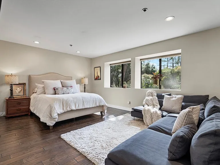 885 Jordan Ave — Photo 11