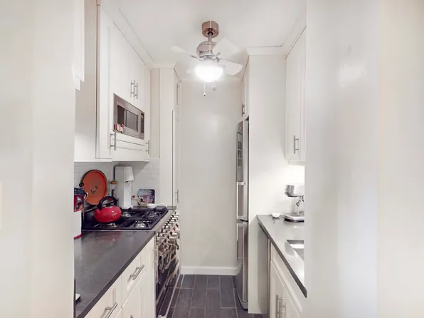 515 East 85th Street 6A image 3 of 10