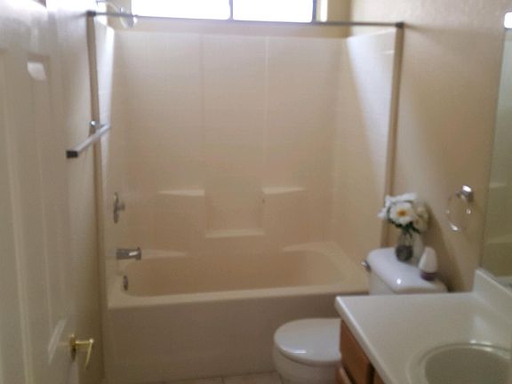 5th image of 2451 Fremont Dr
