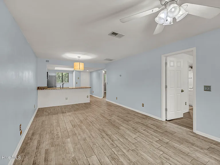 4403 Holly Tree Rd — Photo 15