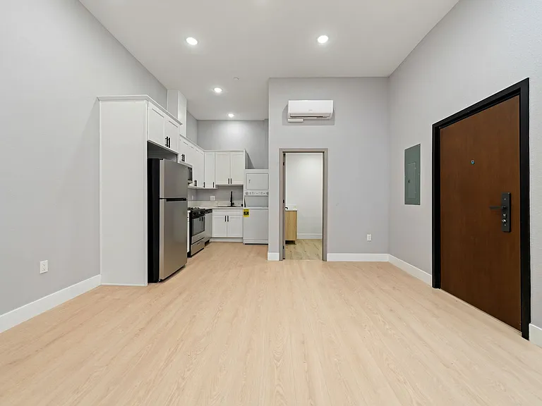 313 D St — Photo 22