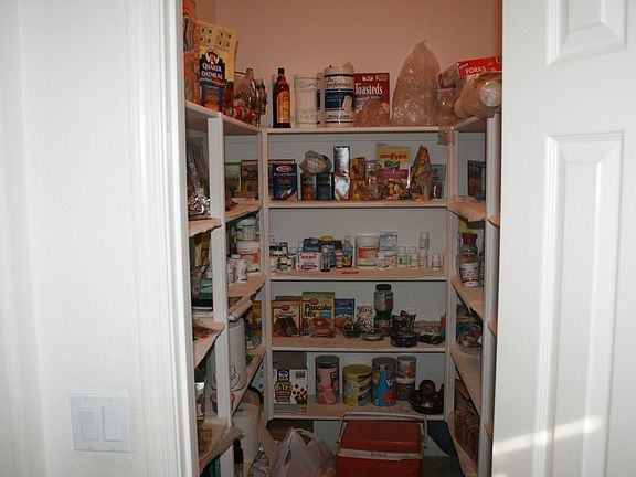 Walk in pantry
