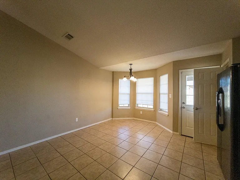 1246 Gracie Ct — Photo 12