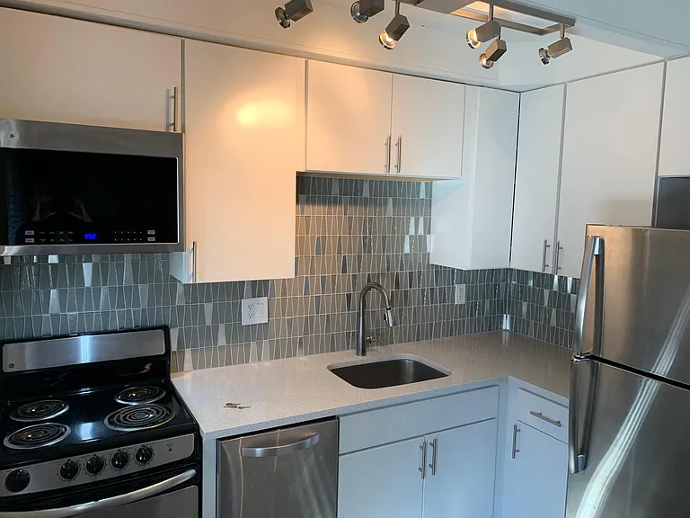 150 Garfield St #D — Photo 4