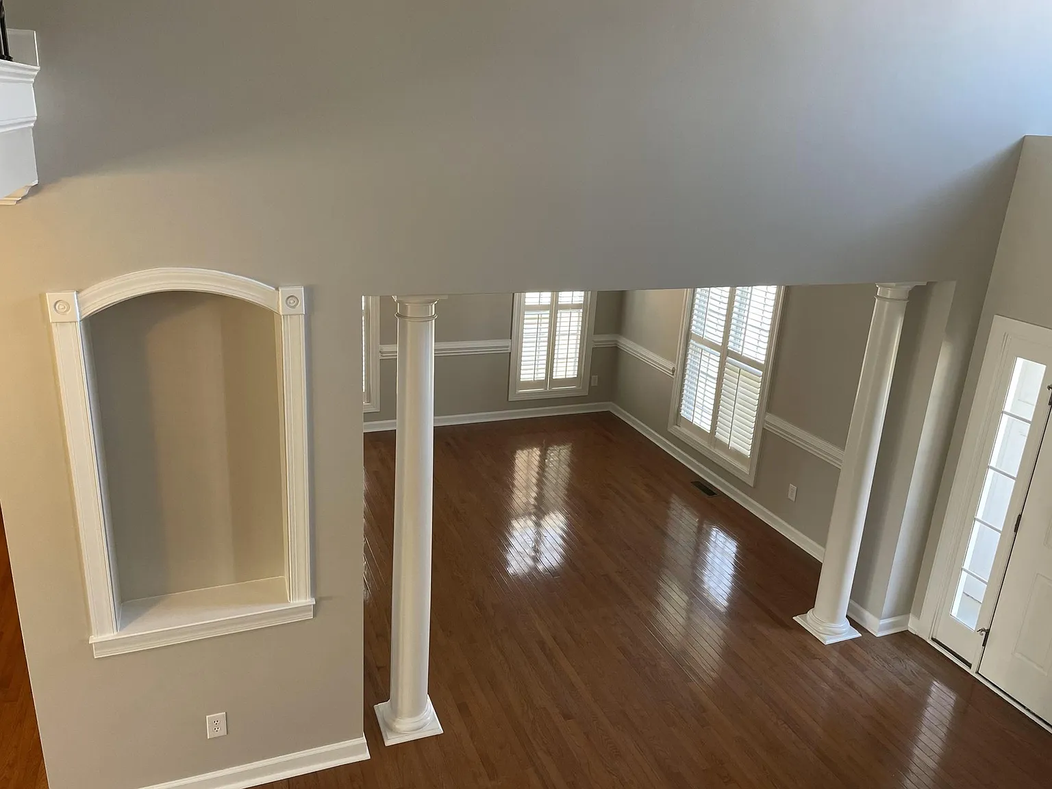 5 bed, 3590 sqft, $3,955 — Photo 4