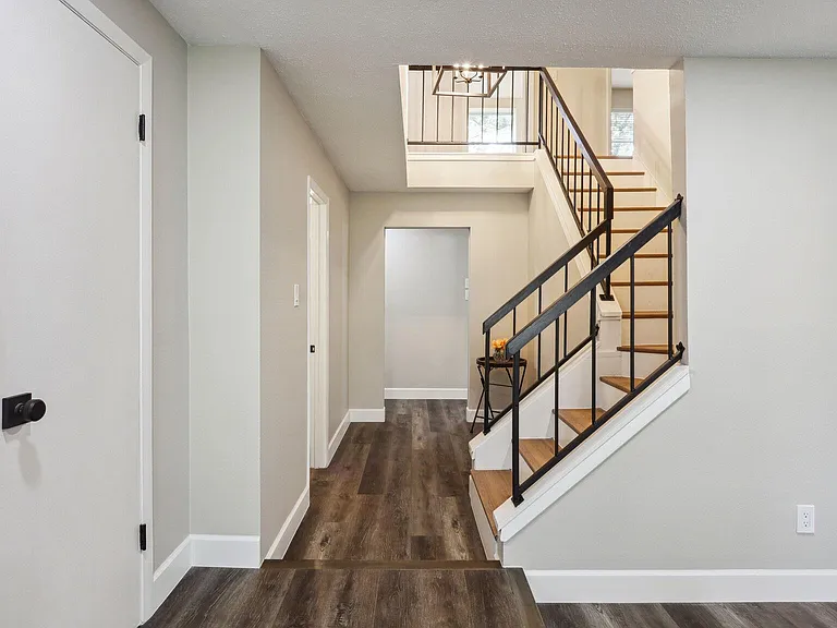 68 NE Yewleaf Rd — Photo 9