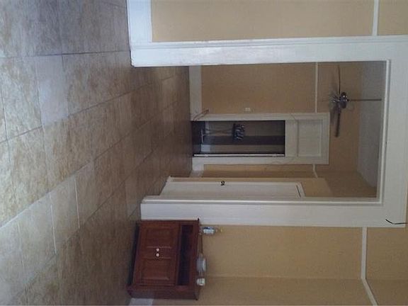 2nd image of 2114-16 Simon Bolivar Ave