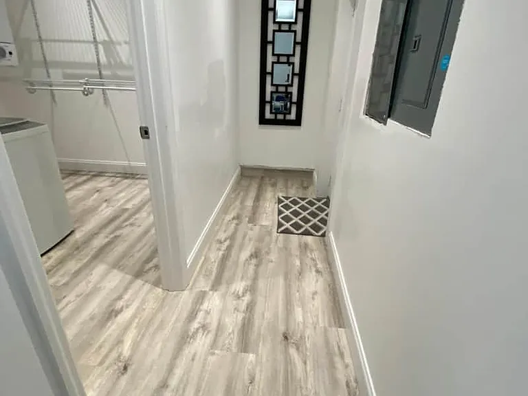Cozy hallway with modern decor and a welcoming atmosphere.