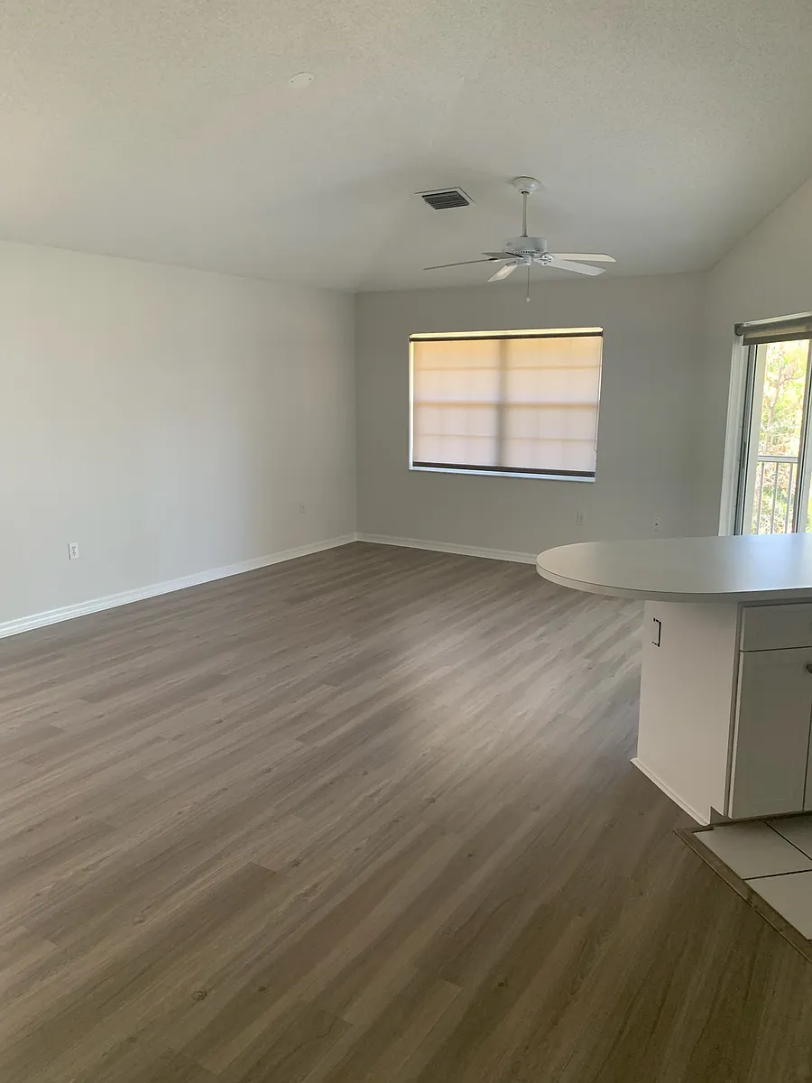 Building Photo - 441 Quail Forest Blvd #400