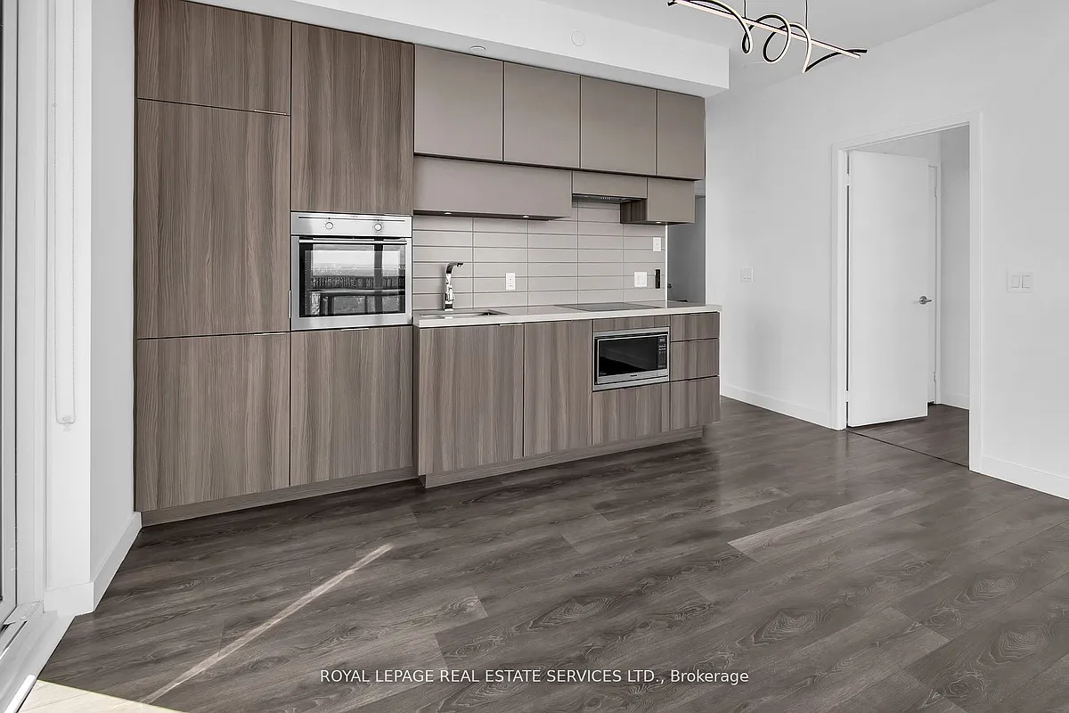 Building Photo - 8 Eglinton Ave E #4008