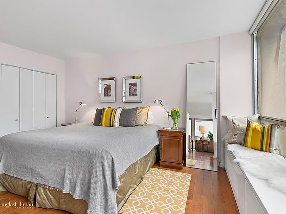 5th image of 330 E 33rd St APT 15L