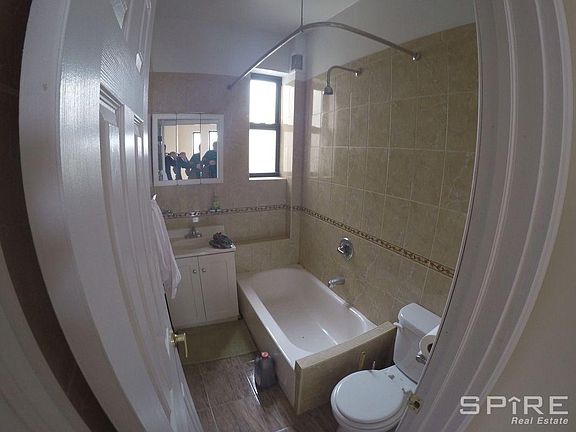 5th image of 4519 39th Pl APT 2A
