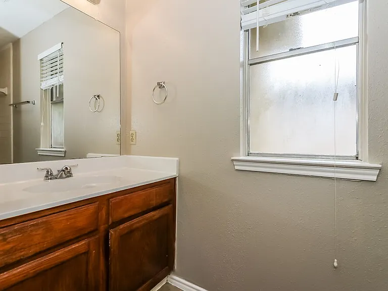 1525 Miller Ave — Photo 14