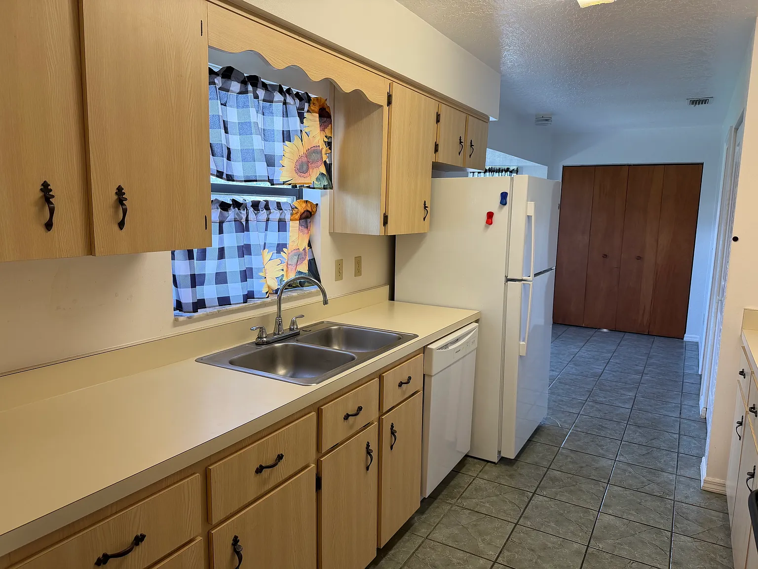 2 bed, 1248 sqft, $1,375 — Photo 3