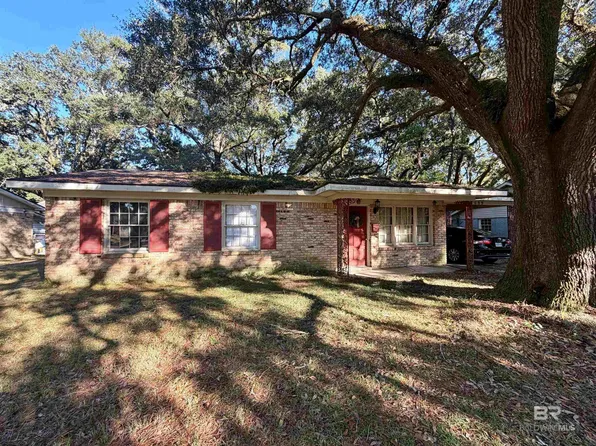 689 Tarawa Dr, Mobile, AL 36609