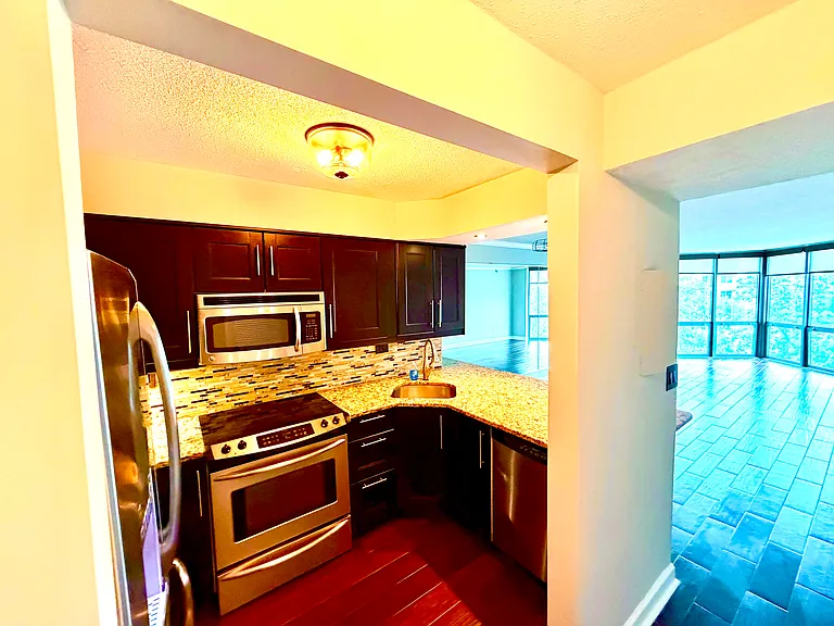 2870 Pharr Ct S — Photo 33
