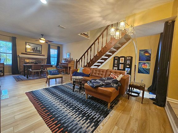 4th image of 3988 Wyckoff Dr